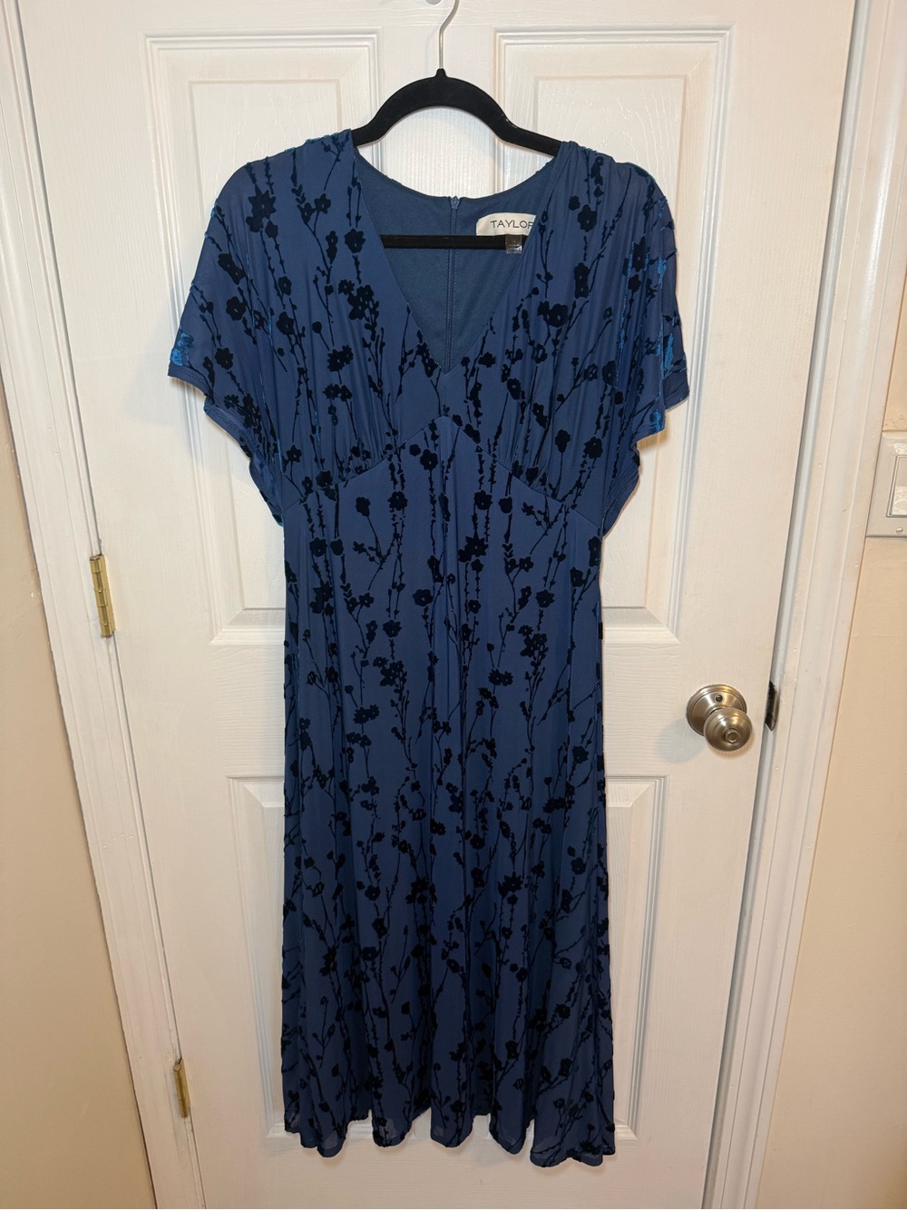 Taylor Blue Floral V-Neck Midi Dress